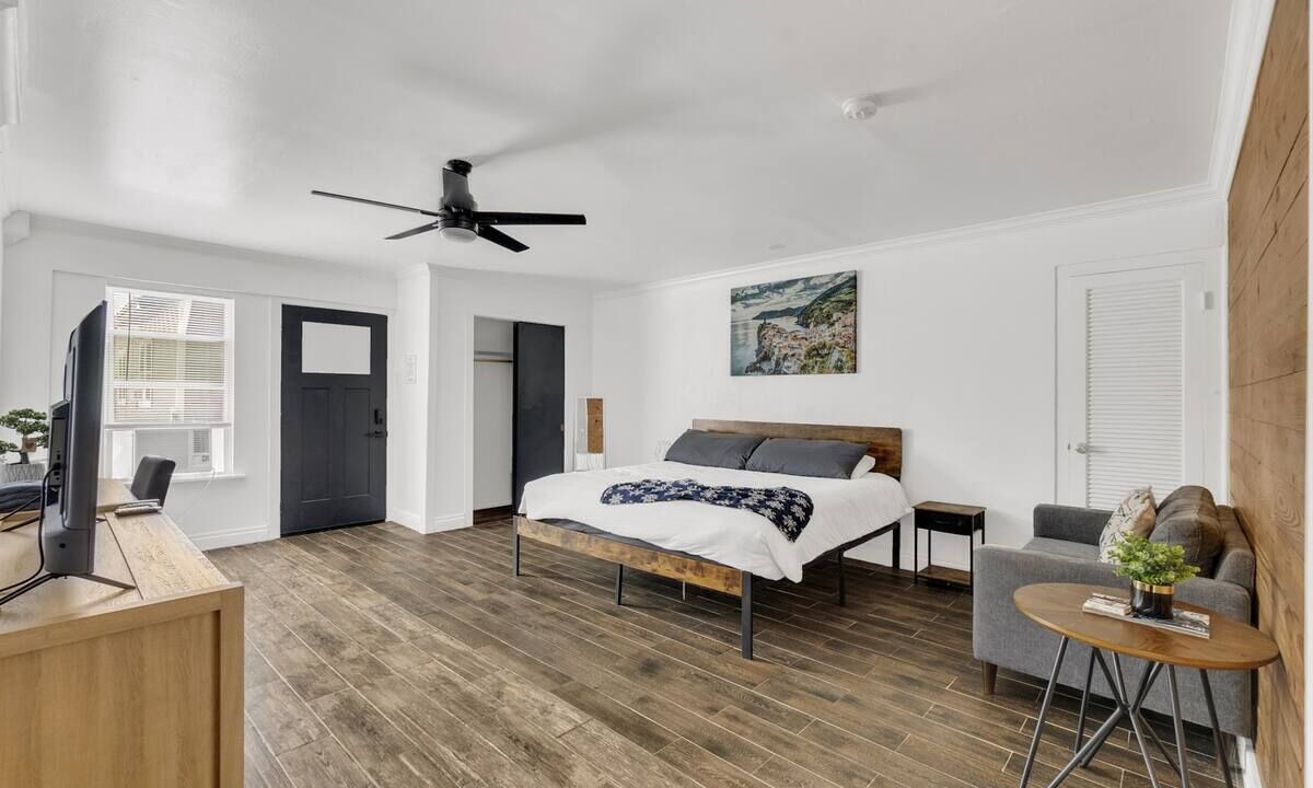 Photo of Bedroom in Midtown