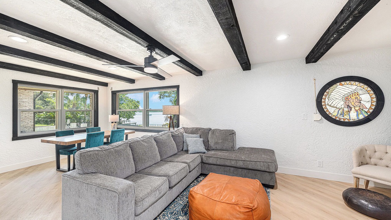 Photo of Livingroom in Jungle Terrace