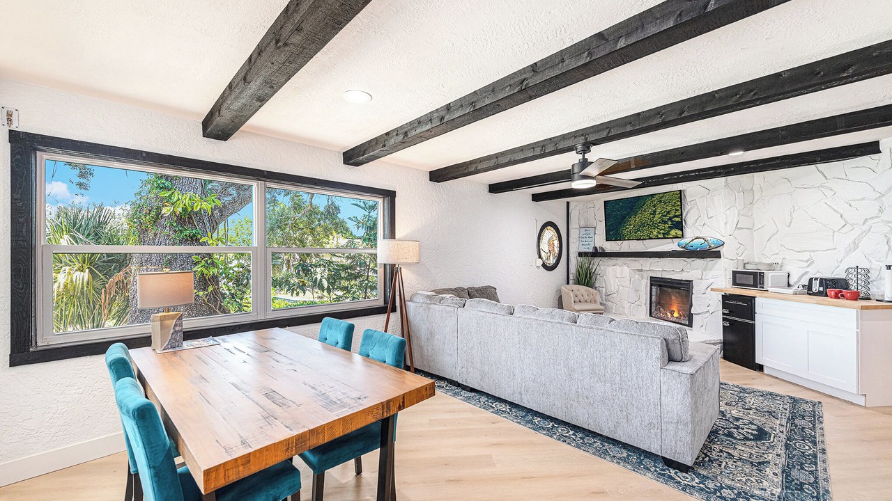 Photo of Livingroom in Jungle Terrace