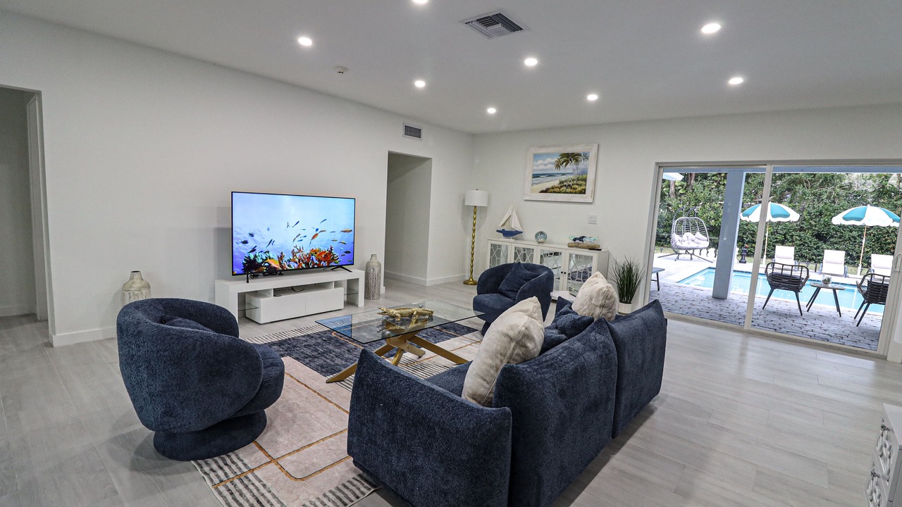 Photo of Livingroom in Golden Glades