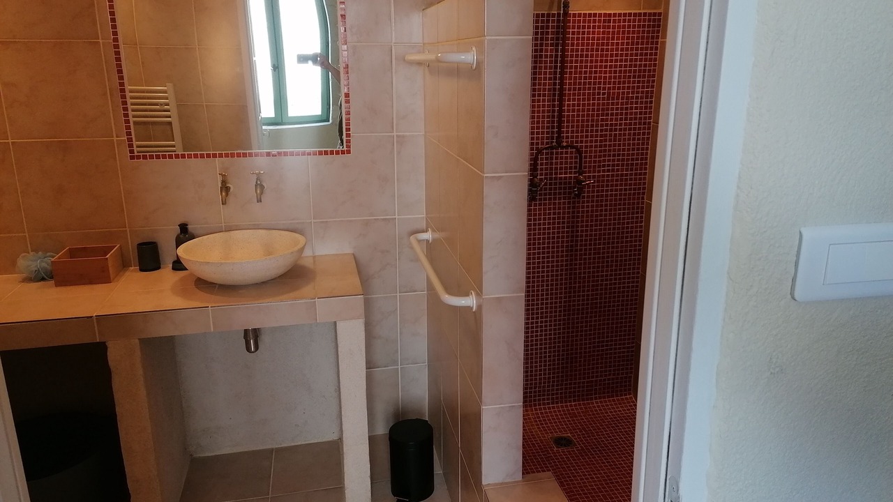Photo of Bathroom in Bourgueil
