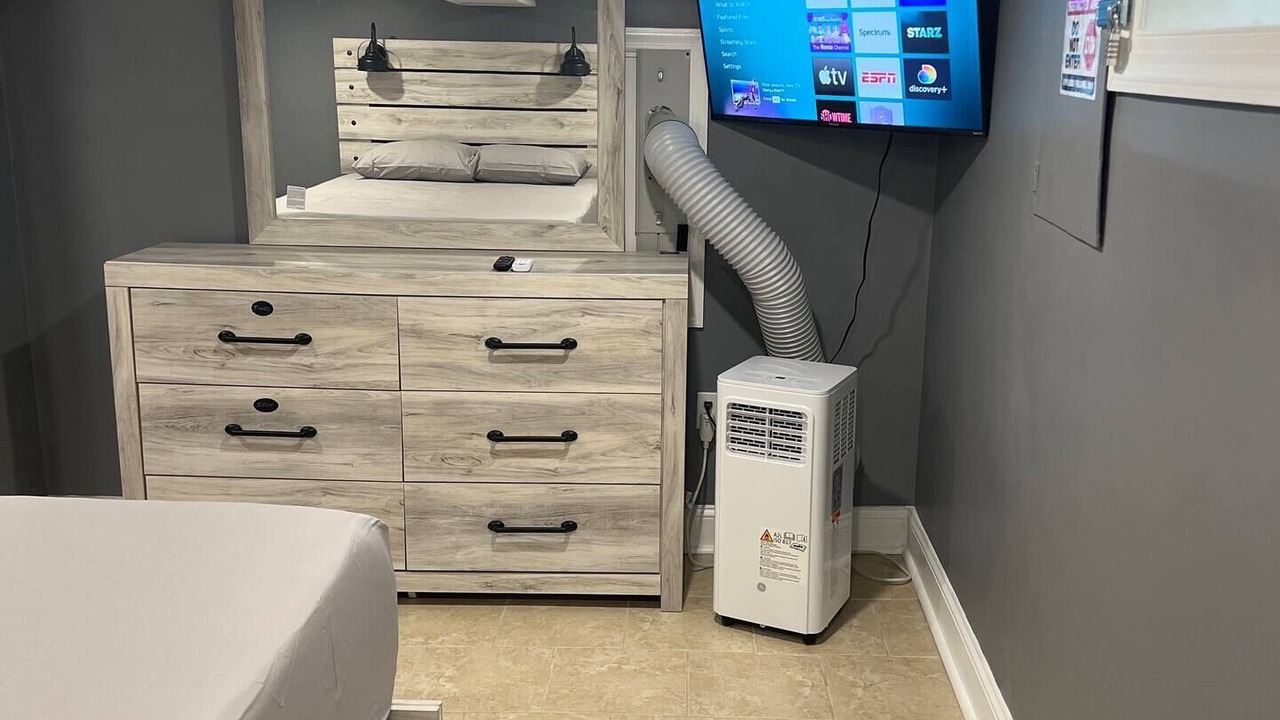 Photo of Bedroom in South Jamaica