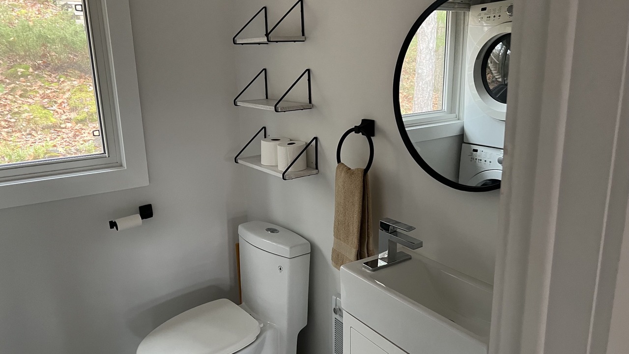 Photo of Bathroom in Gravenhurst