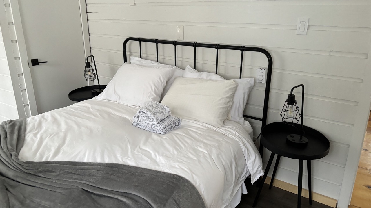 Photo of Bedroom in Gravenhurst