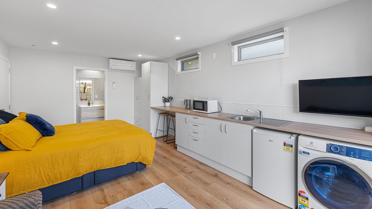 Photo of Bedroom in Omanu