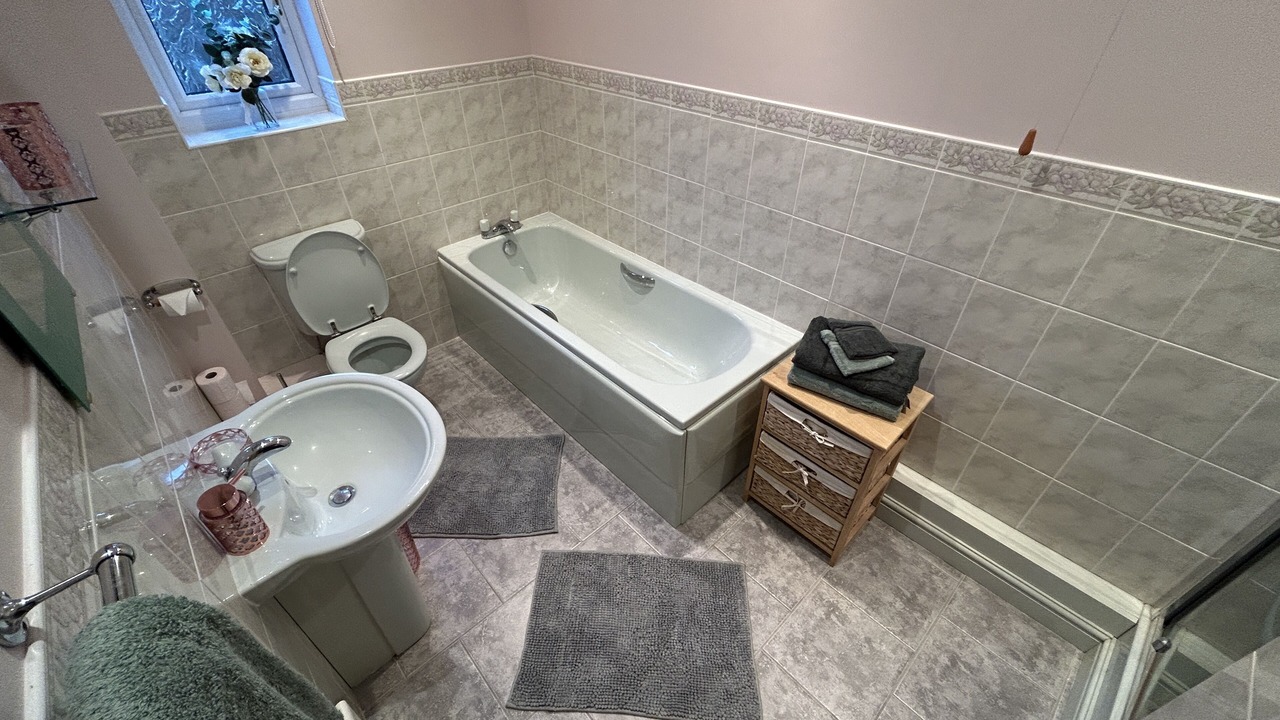 Photo of Bathroom in Frettenham