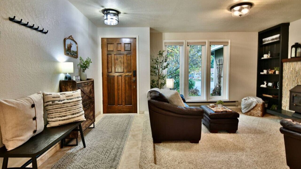 Photo of Livingroom in Port Angeles East