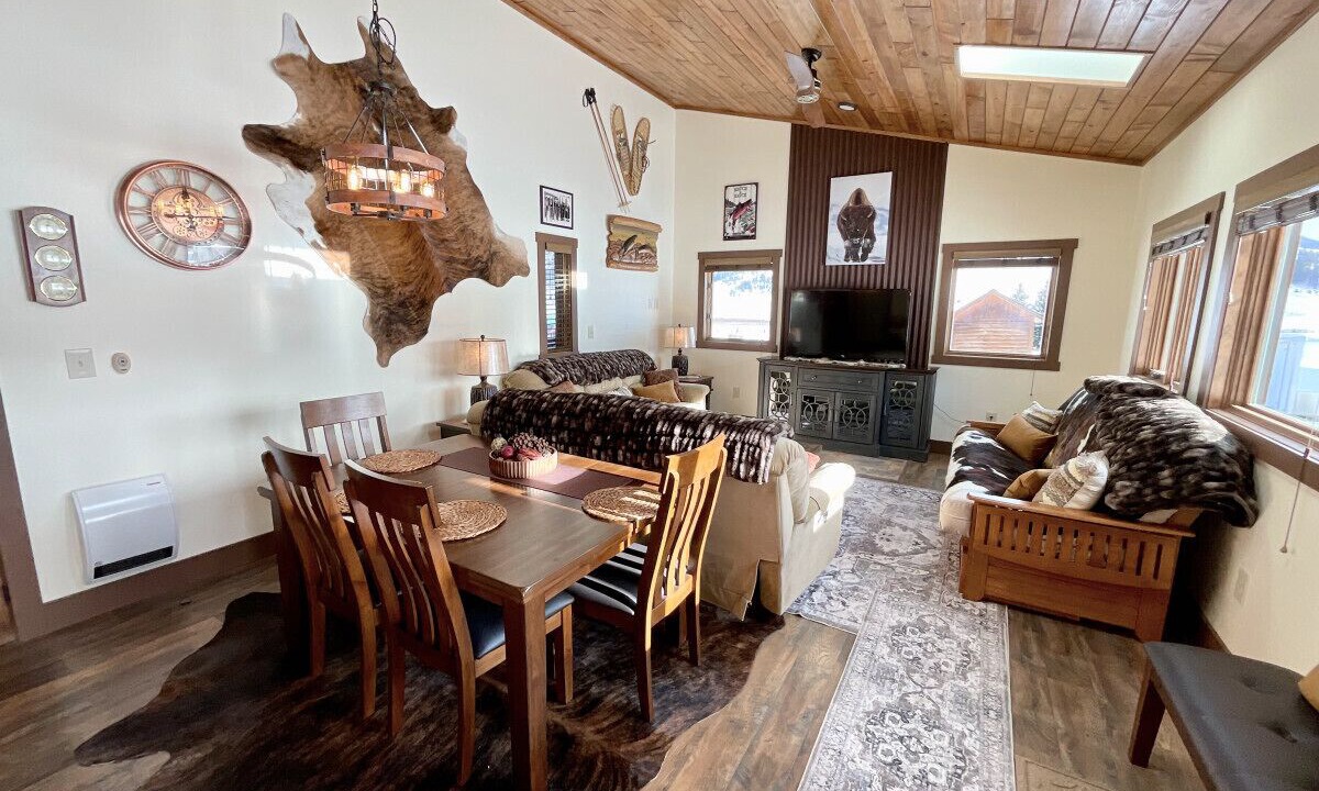 Photo of Livingroom in Gallatin Gateway