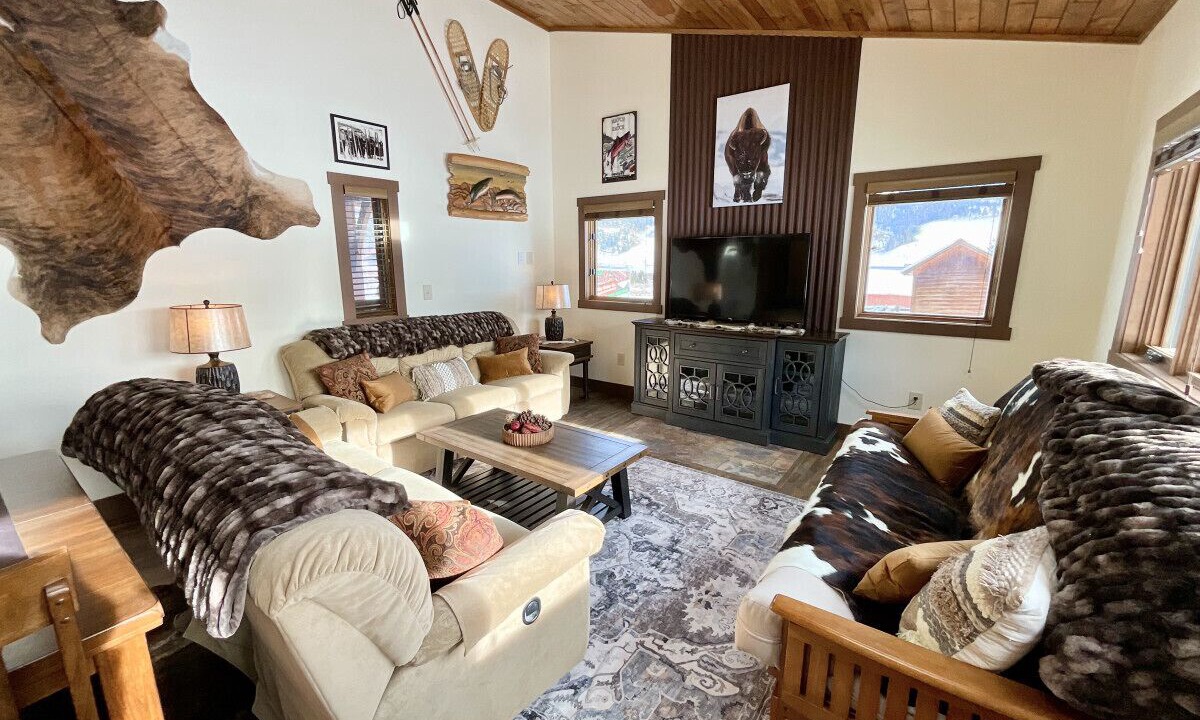 Photo of Livingroom in Gallatin Gateway