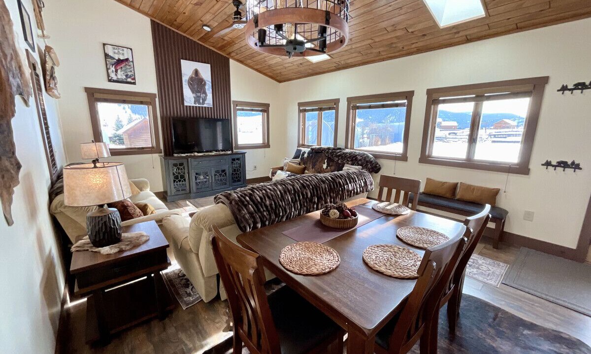 Photo of Livingroom in Gallatin Gateway