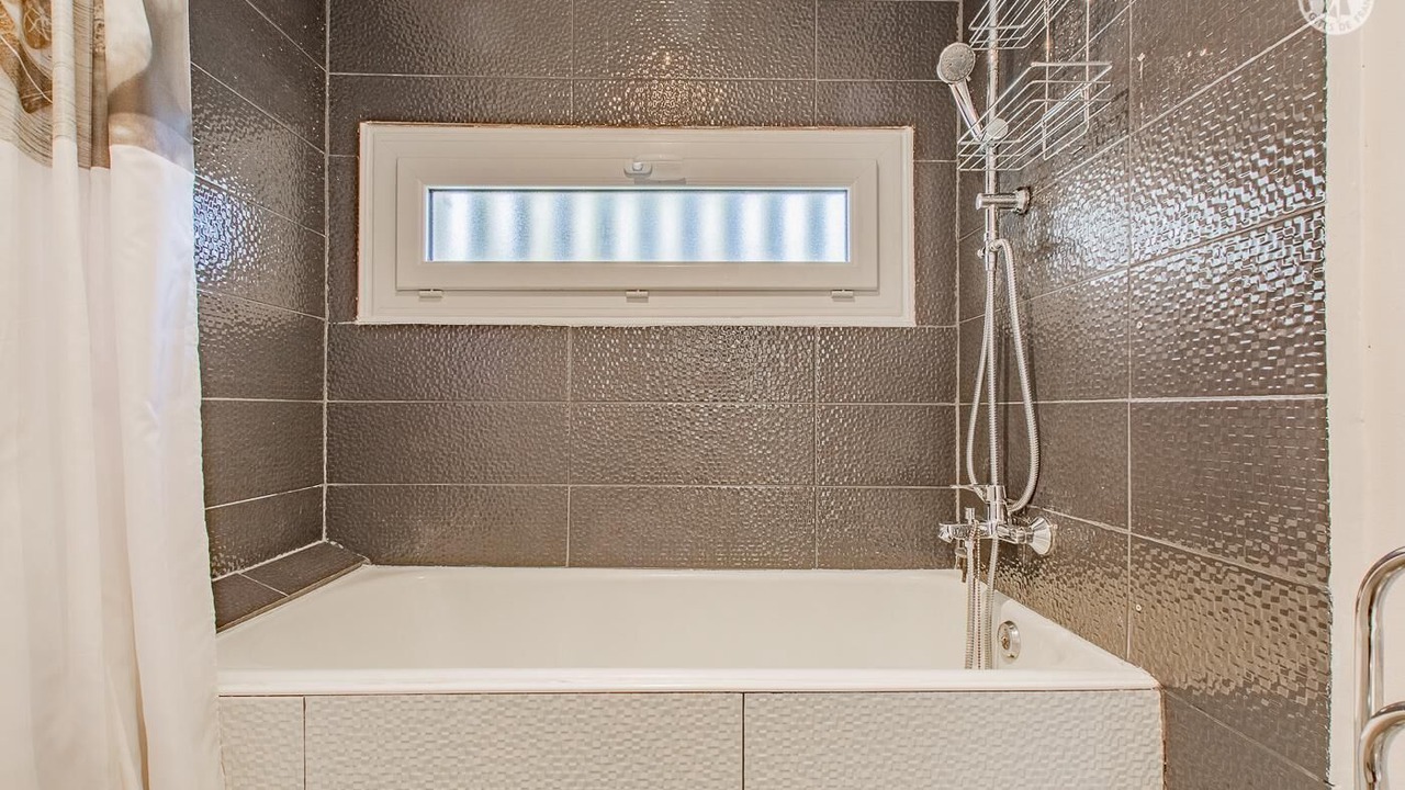Photo of Bathroom in Bourbon-Lancy