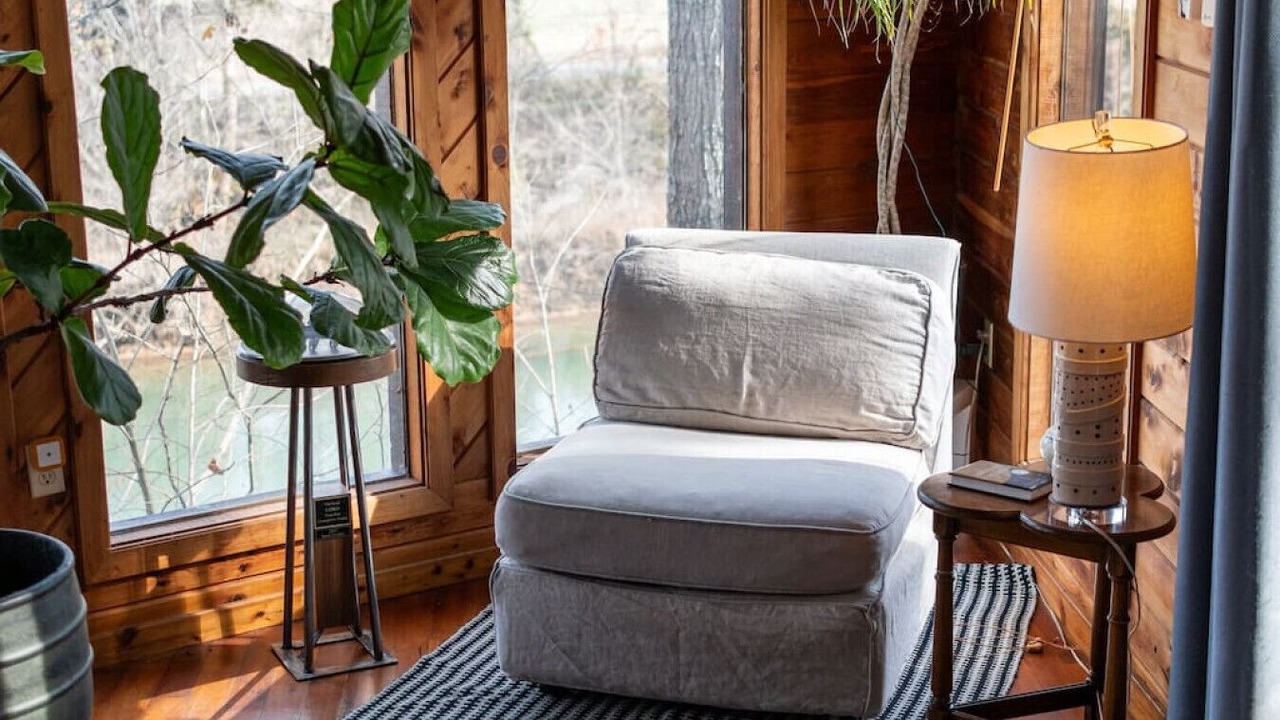 Photo of Bedroom in Lobelville