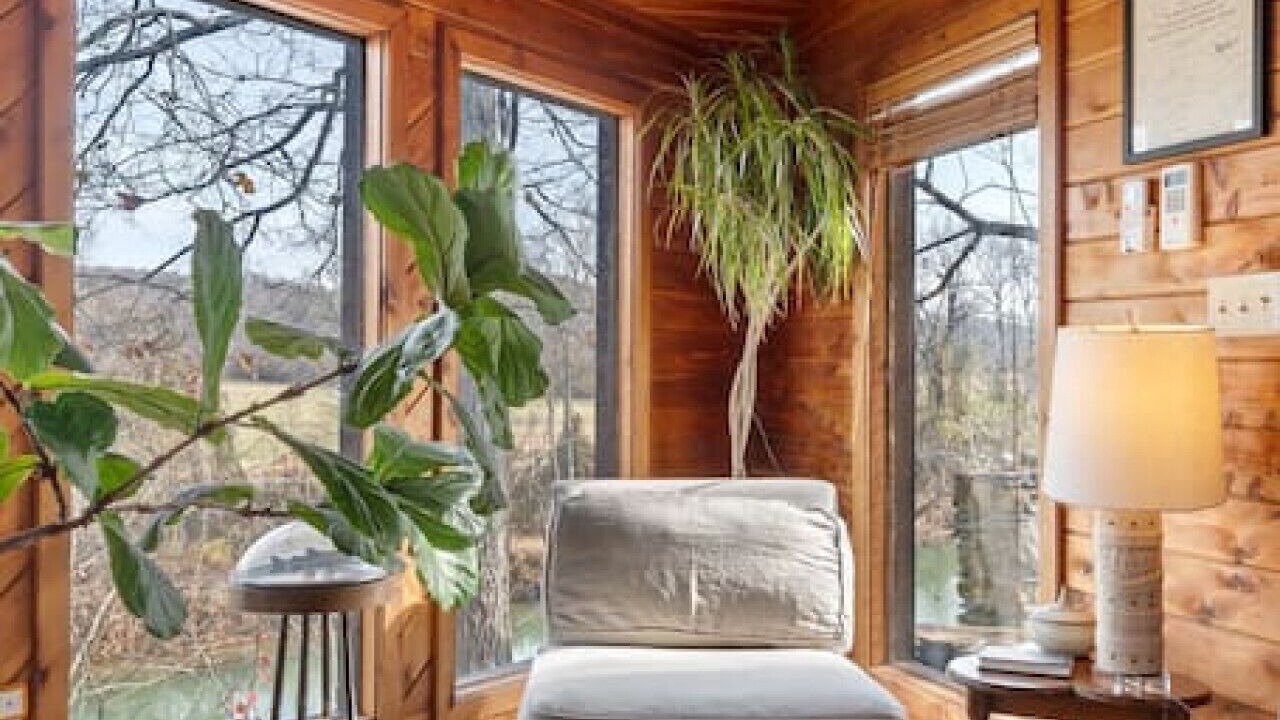 Photo of Bedroom in Lobelville