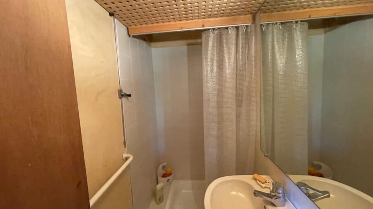 Photo of Bathroom in Carves