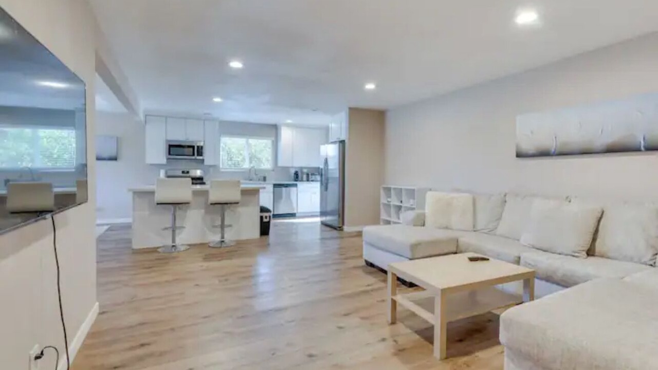 Photo of Livingroom in Midway