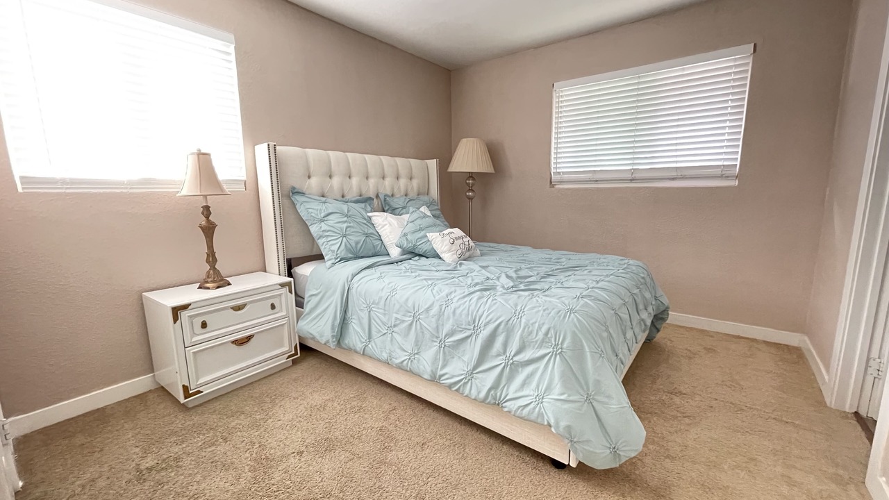 Photo of Bedroom in Midway