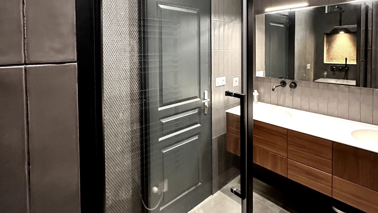 Photo of Bathroom in Bourg-l'Eveque