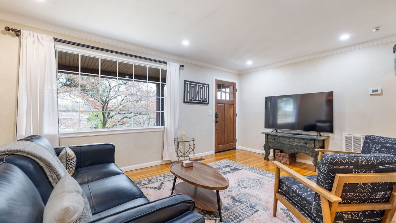 Photo of Livingroom in Merry Oaks