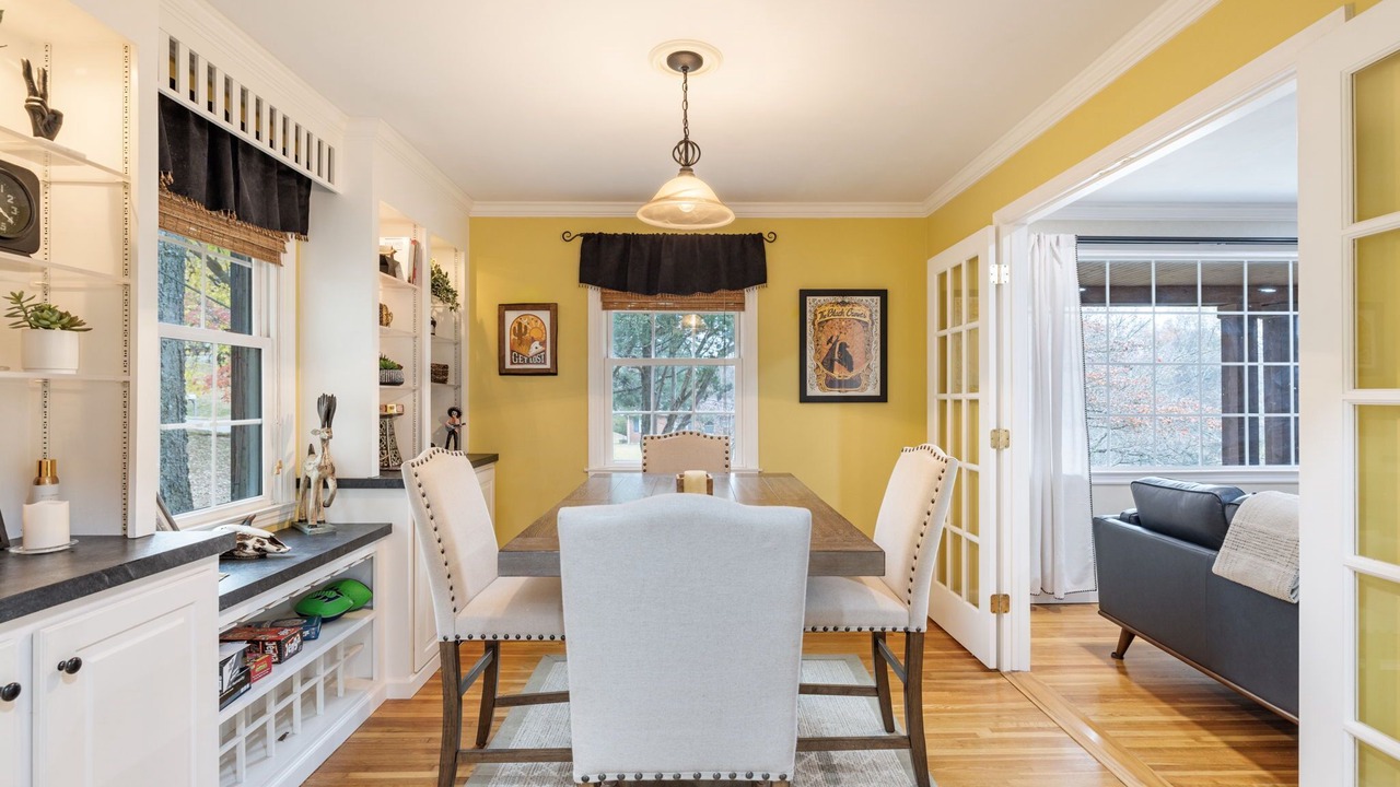 Photo of Bedroom in Merry Oaks