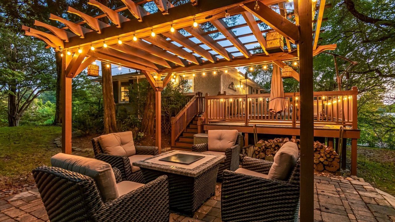 Photo of Others in Merry Oaks