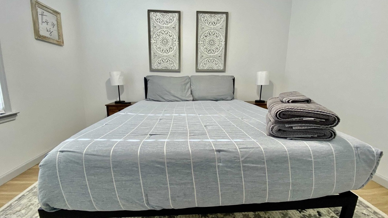 Photo of Bedroom in North by Northwest