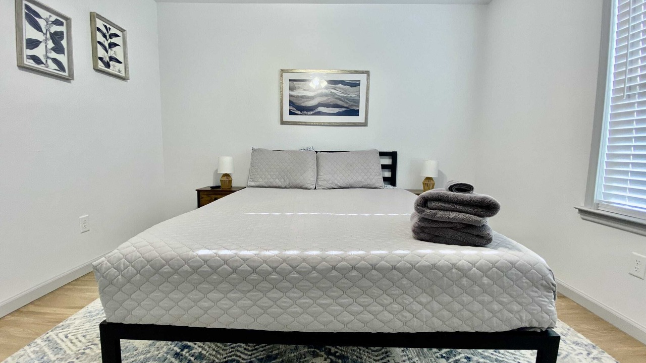 Photo of Bedroom in North by Northwest