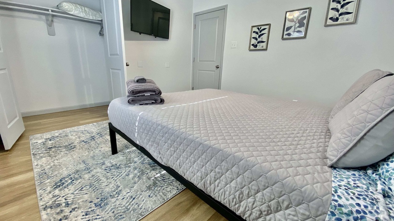 Photo of Bedroom in North by Northwest