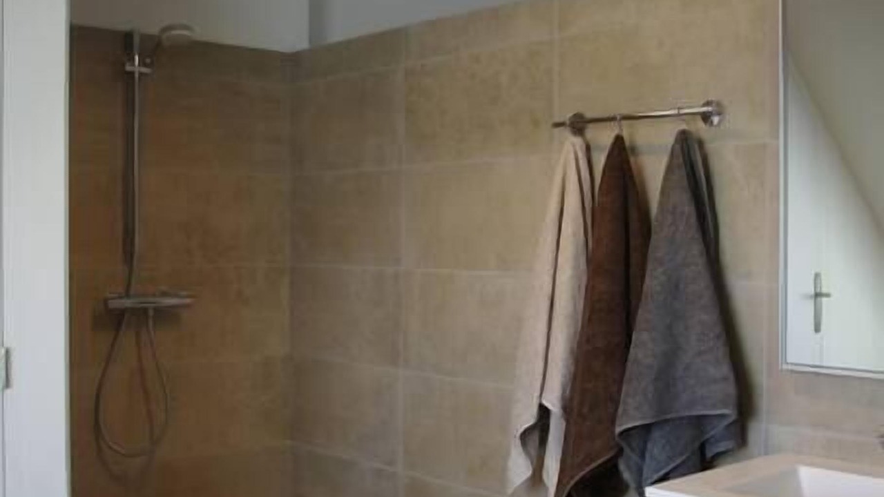 Photo of Bathroom in Vains