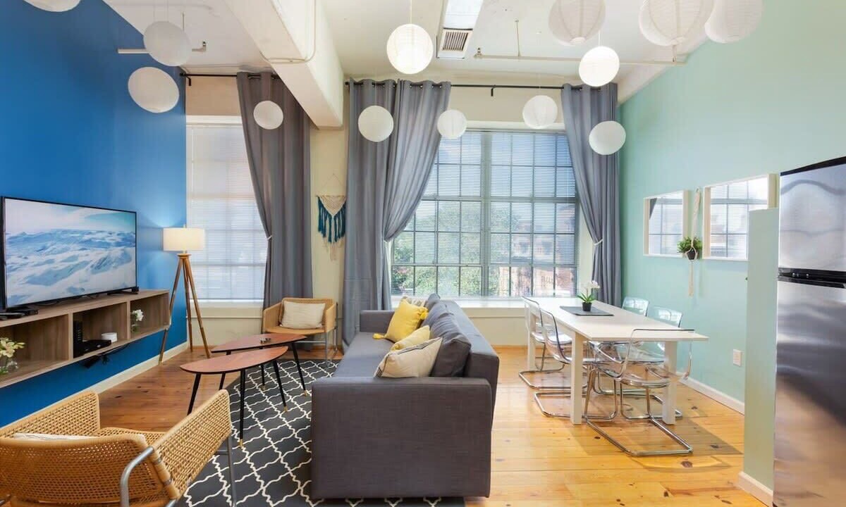 Photo of Livingroom in Downtown
