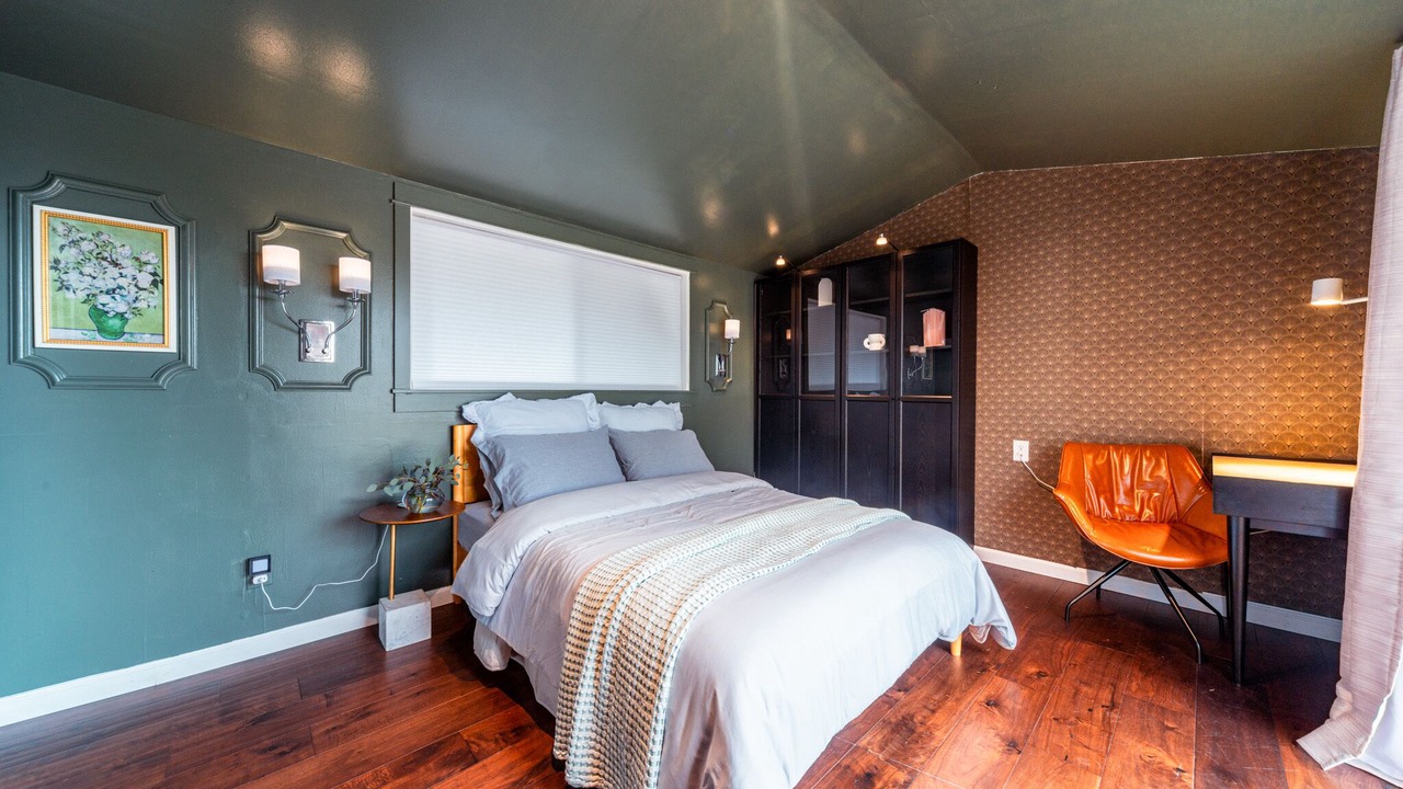 Photo of Bedroom in Edmonds