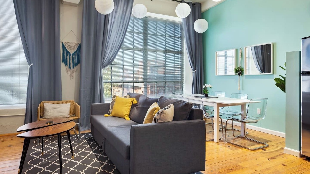 Photo of Livingroom in Downtown
