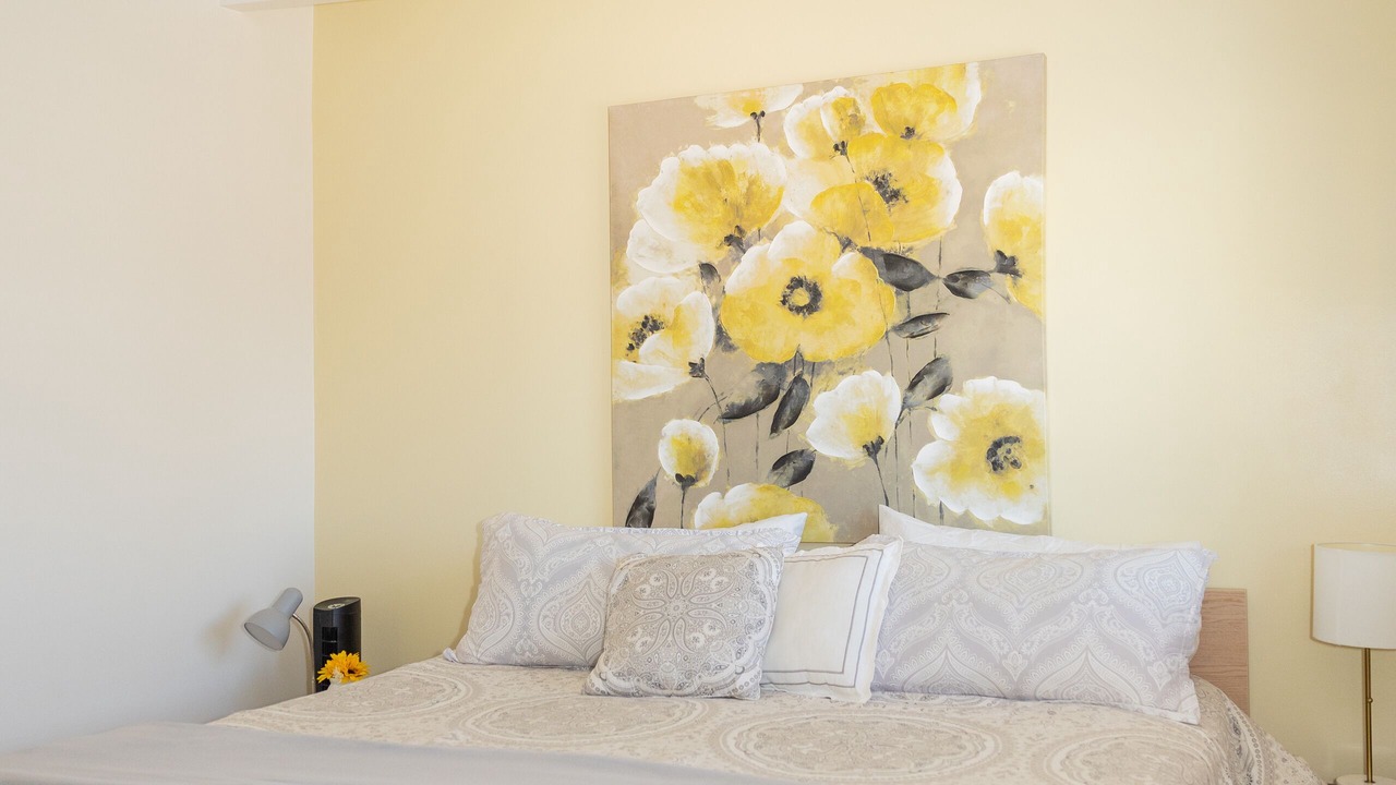 Photo of Bedroom in Highland Business