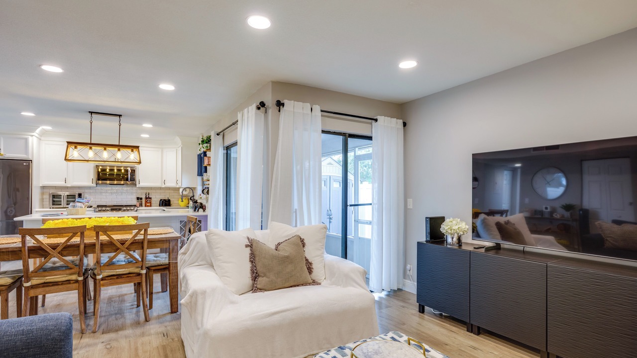 Photo of Livingroom in Jupiter Village