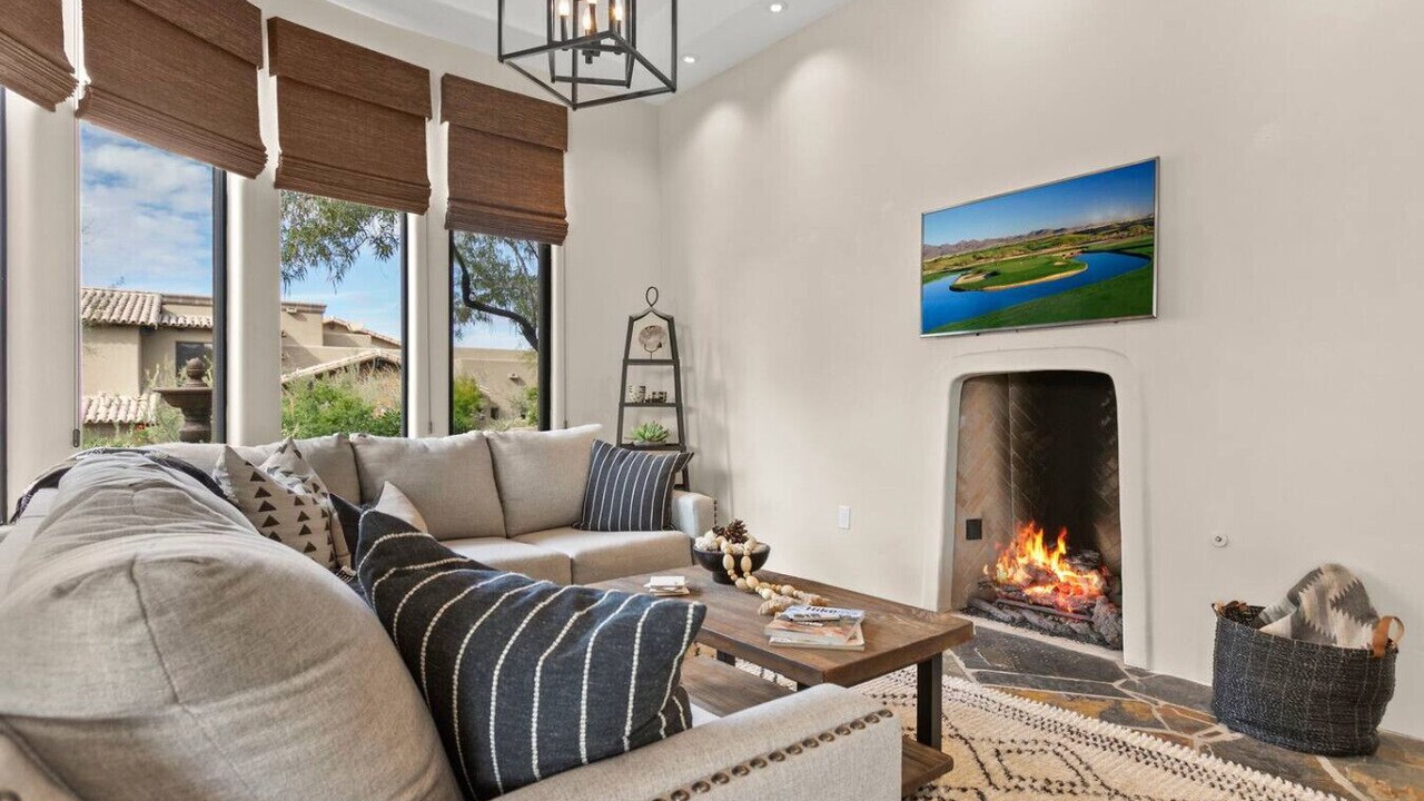 Photo of Livingroom in Desert Mountain