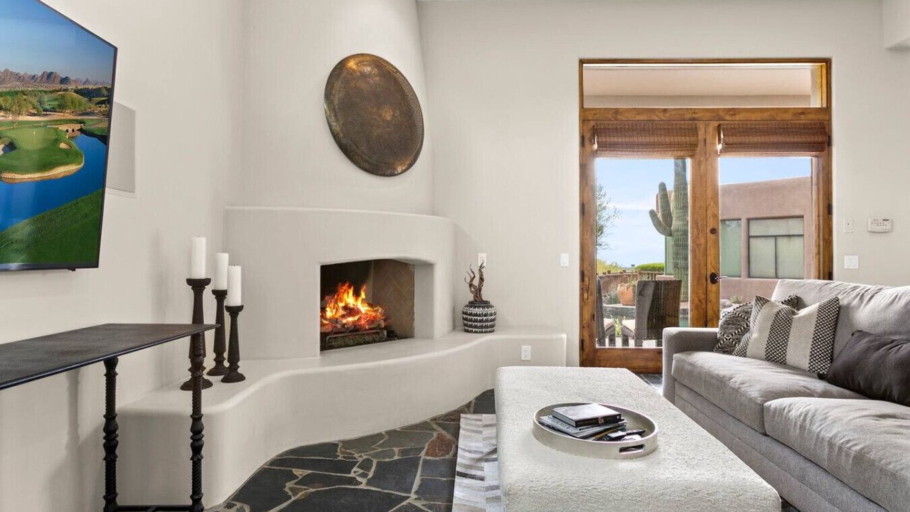 Photo of Livingroom in Desert Mountain