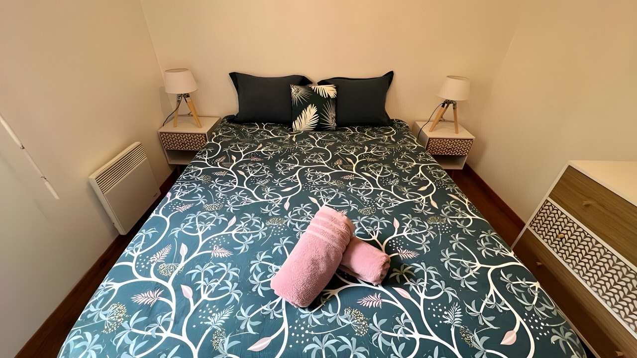 Photo of Bedroom in Pin - Vert Galant