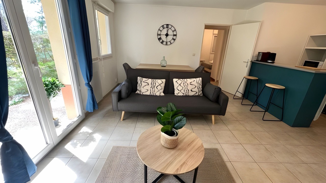Photo of Livingroom in Pin - Vert Galant