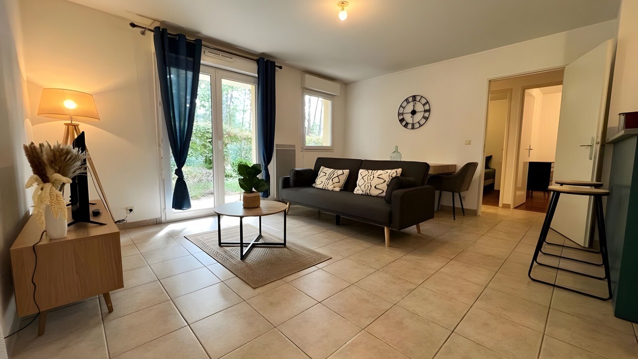 Photo of Livingroom in Pin - Vert Galant