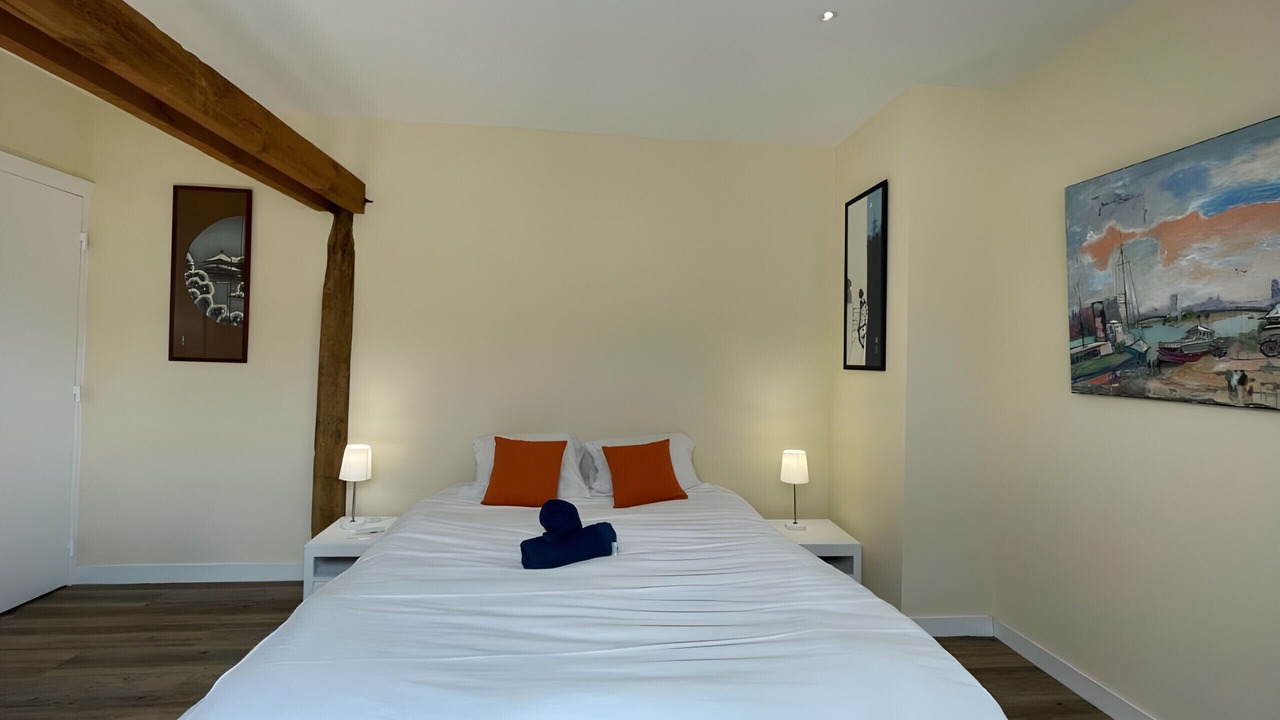 Photo of Bedroom in Thoree-les-Pins
