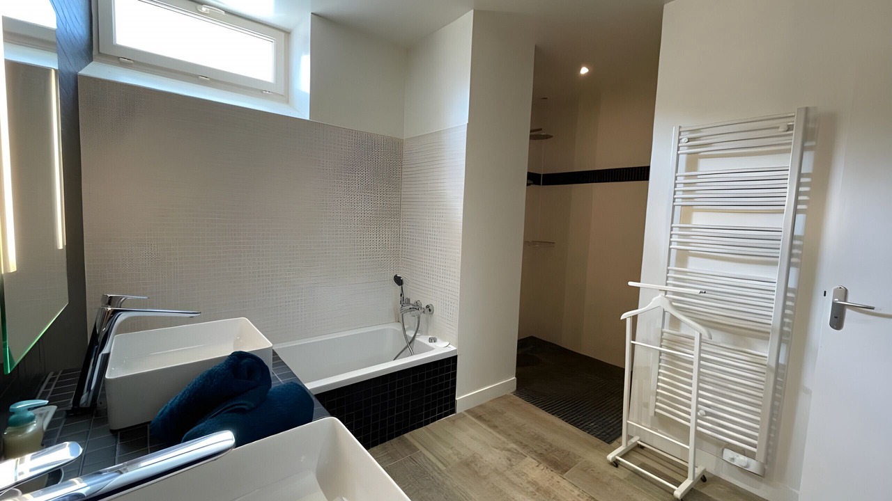 Photo of Bathroom in Thoree-les-Pins