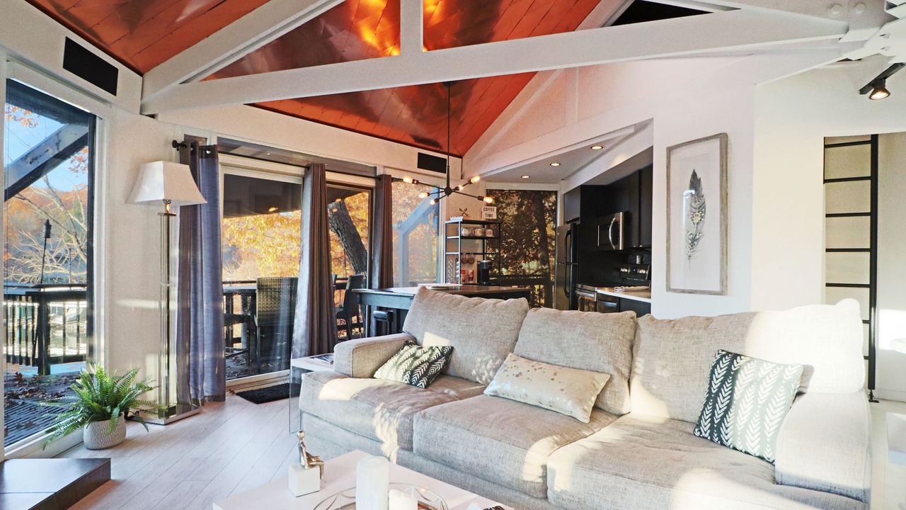Photo of Livingroom in Village of Four Seasons