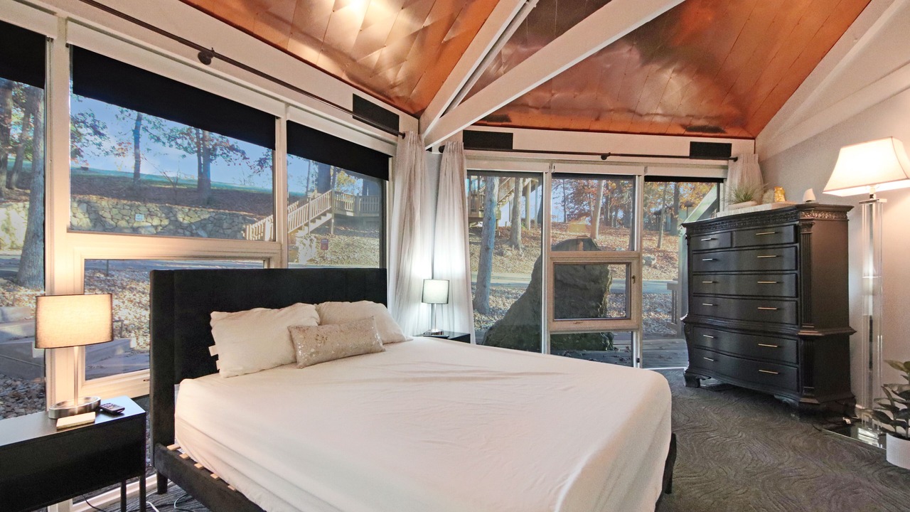 Photo of Bedroom in Village of Four Seasons