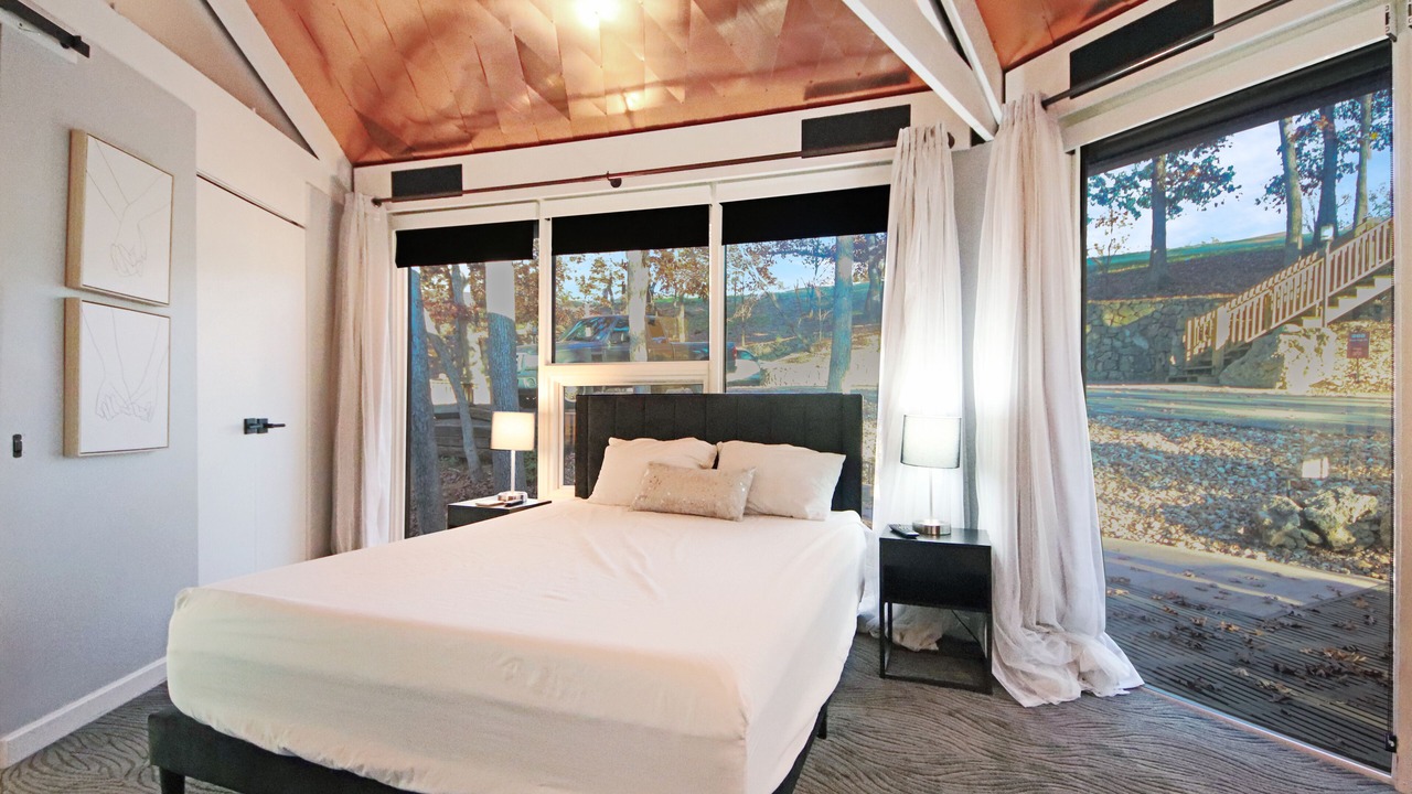 Photo of Bedroom in Village of Four Seasons