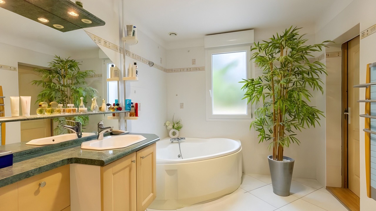 Photo of Bathroom in Guecelard