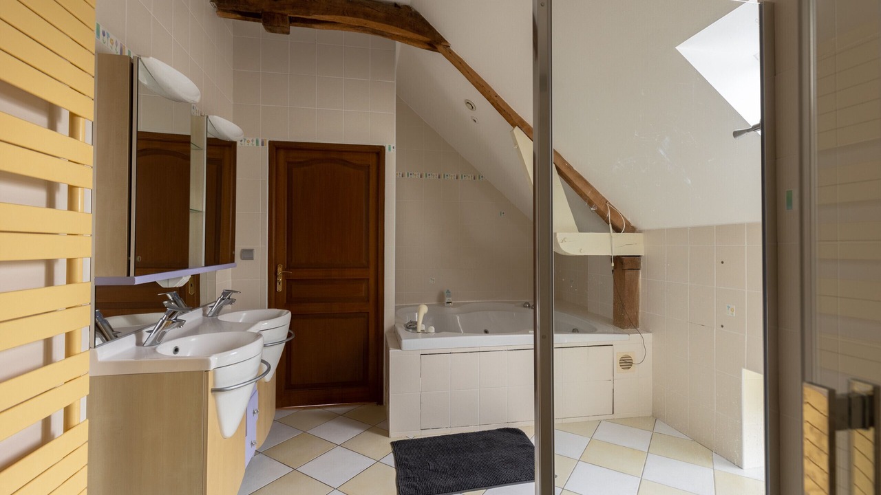 Photo of Bathroom in Teille