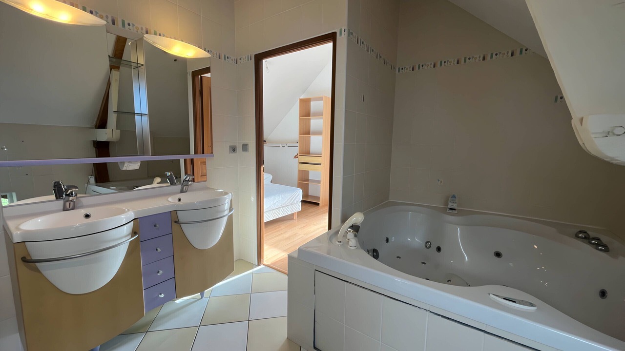 Photo of Bathroom in Teille