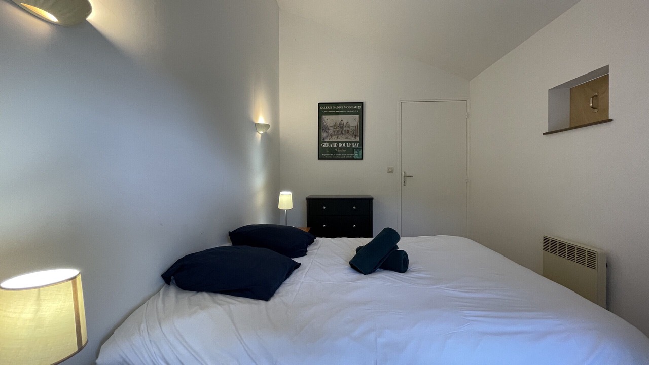 Photo of Bedroom in Thoree-les-Pins