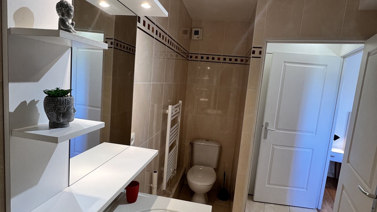 Photo of Bathroom in Le Mans