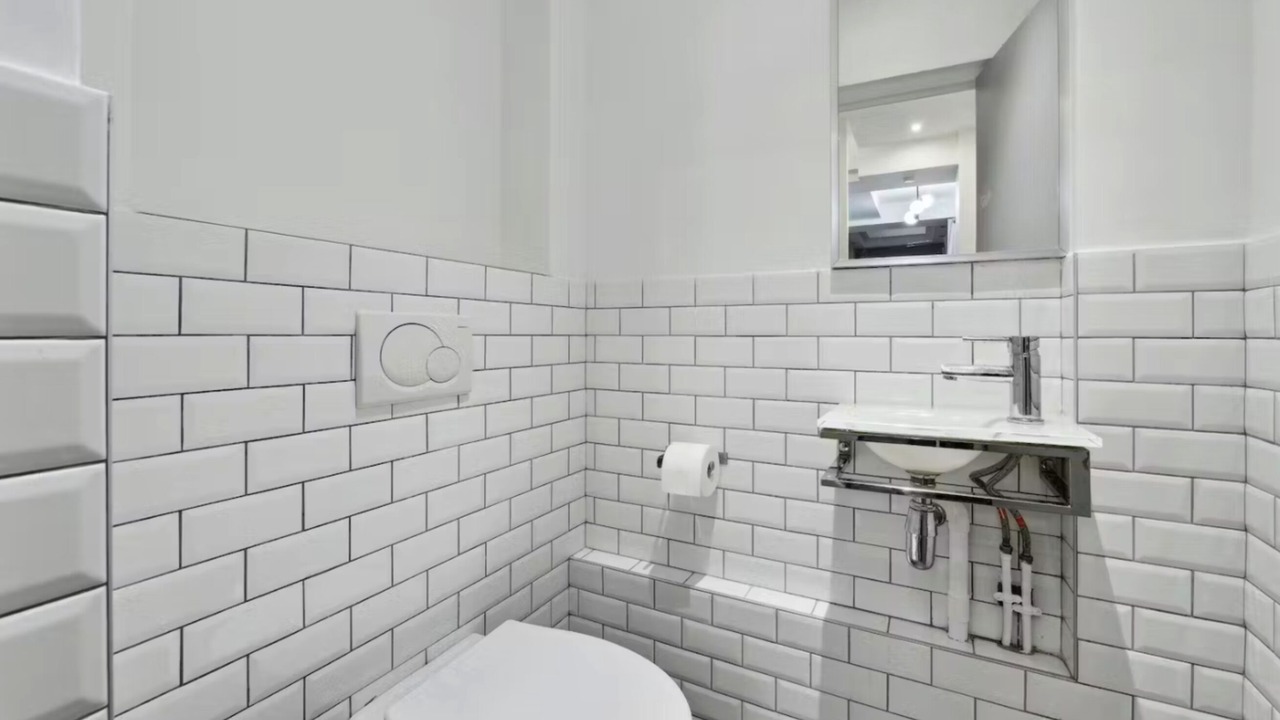 Photo of Bathroom in Quartier des Grandes-Carrieres
