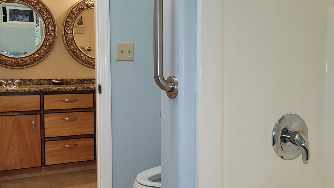 Photo of Bathroom in Papaikou